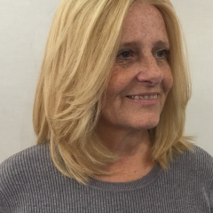 Justine mid-finger PICASSO SB-R. IMG_6591